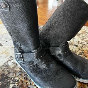 UGGS